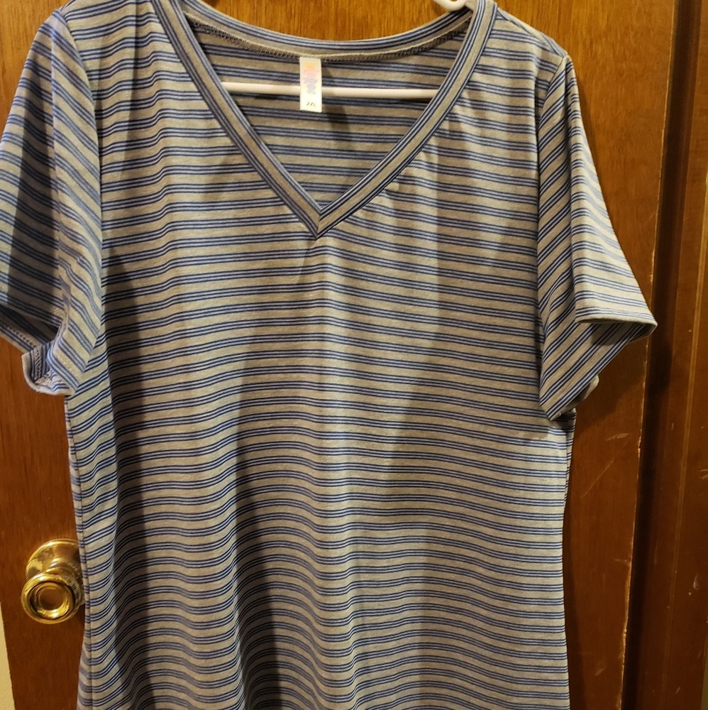 Lularoe Christy Short Sleeve top